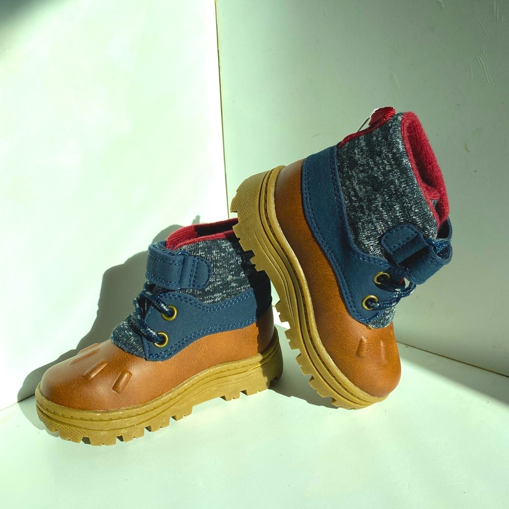 Toddler Blue/Brown Winter Boots Size 5 med